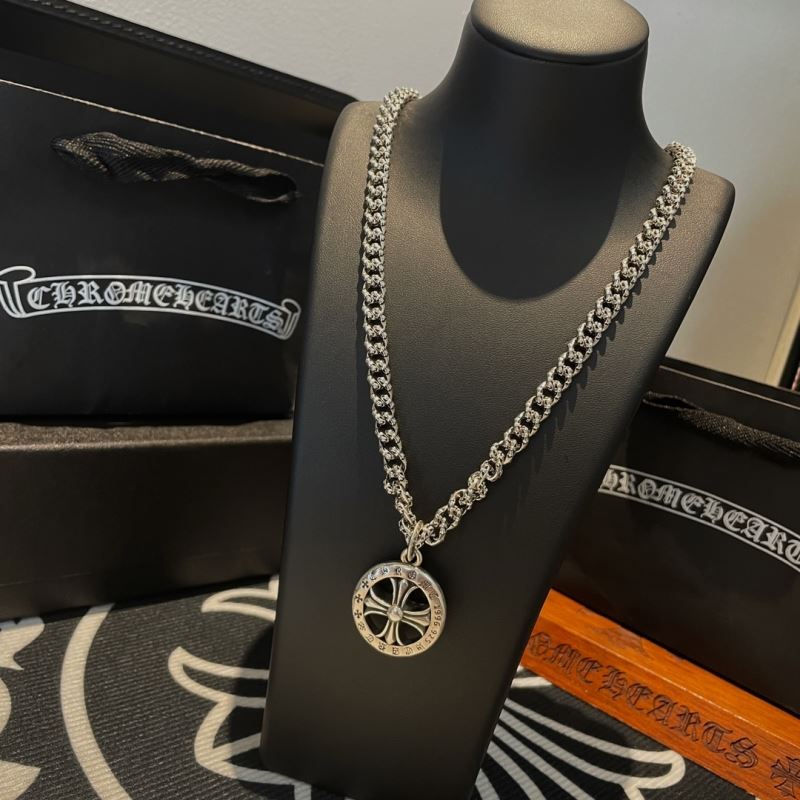 Ch*0me He**ts necklaces